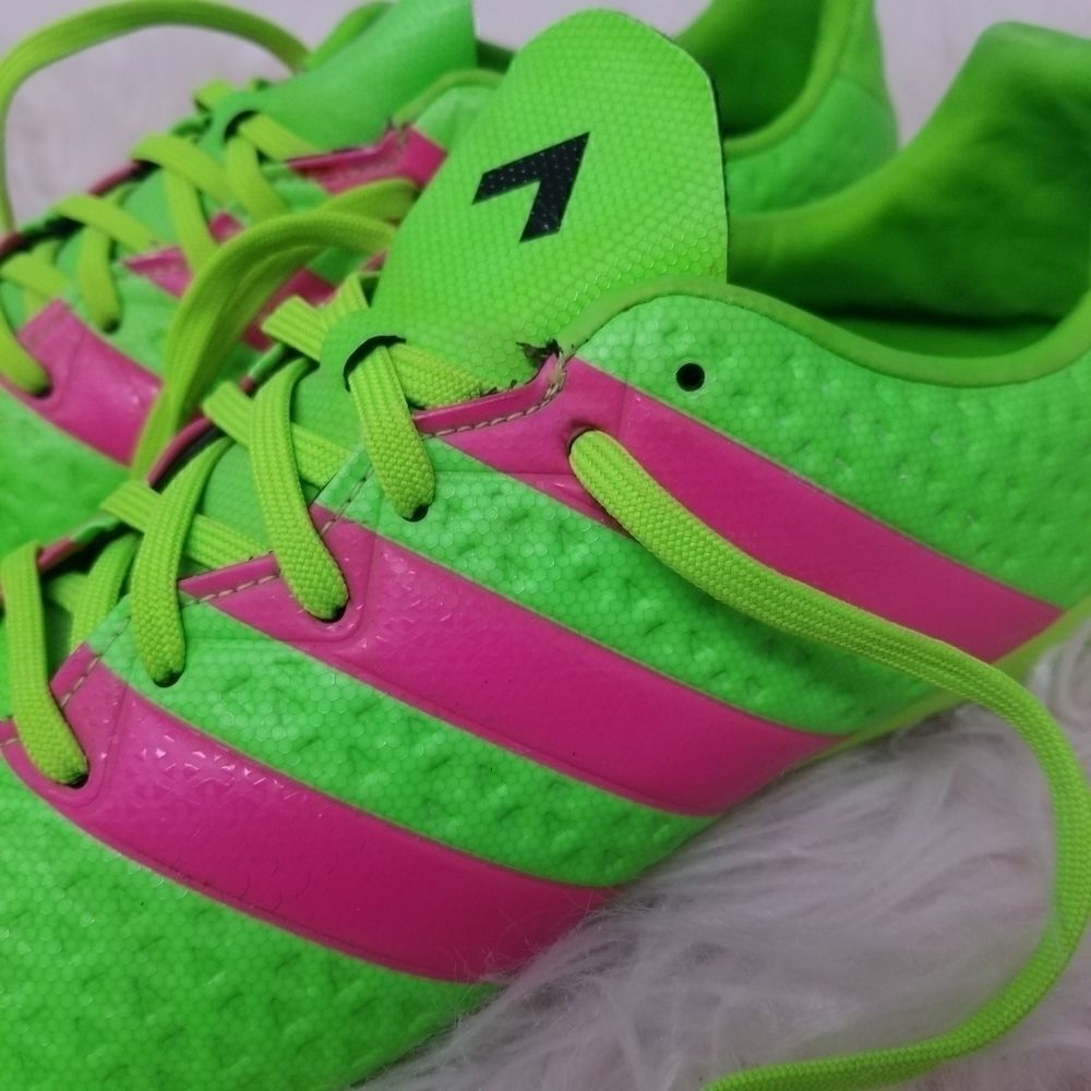 ADIDAS CLEATS. SIZE 6 - Picture 2 of 14